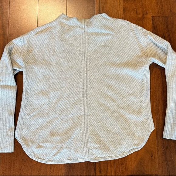 Aritzia Babaton Sweater - Picture 3 of 3